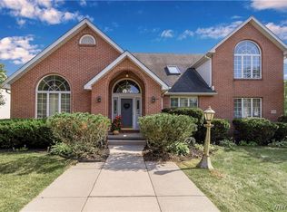 7194 Brookside Dr, Lockport, NY 14094