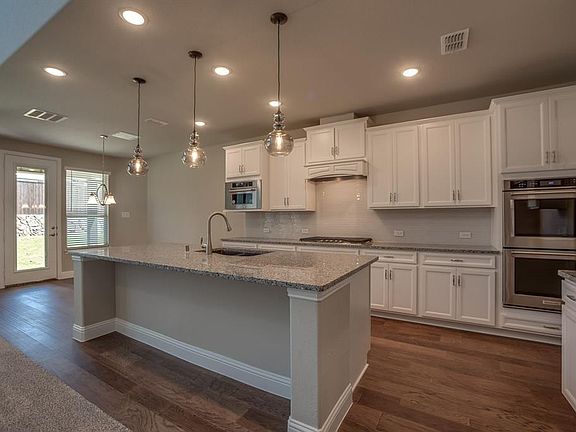 2nd image of 13630 Carmenita Dr