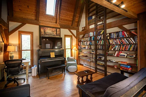 216 S End Rd Photo 1