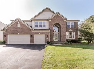 4073 Stratford Ln, Carpentersville, IL 60110