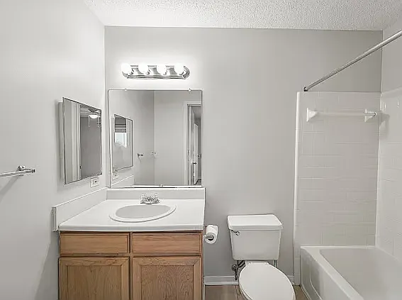 1 bed, 591 sqft, $1,950 — Photo 4