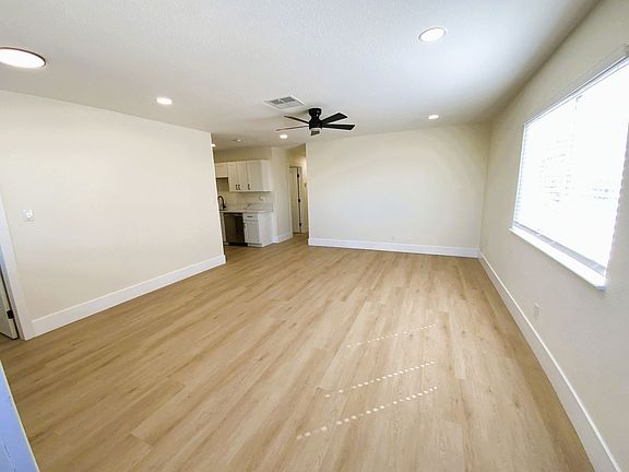 3rd image of 2305 Exeter Dr APT D
