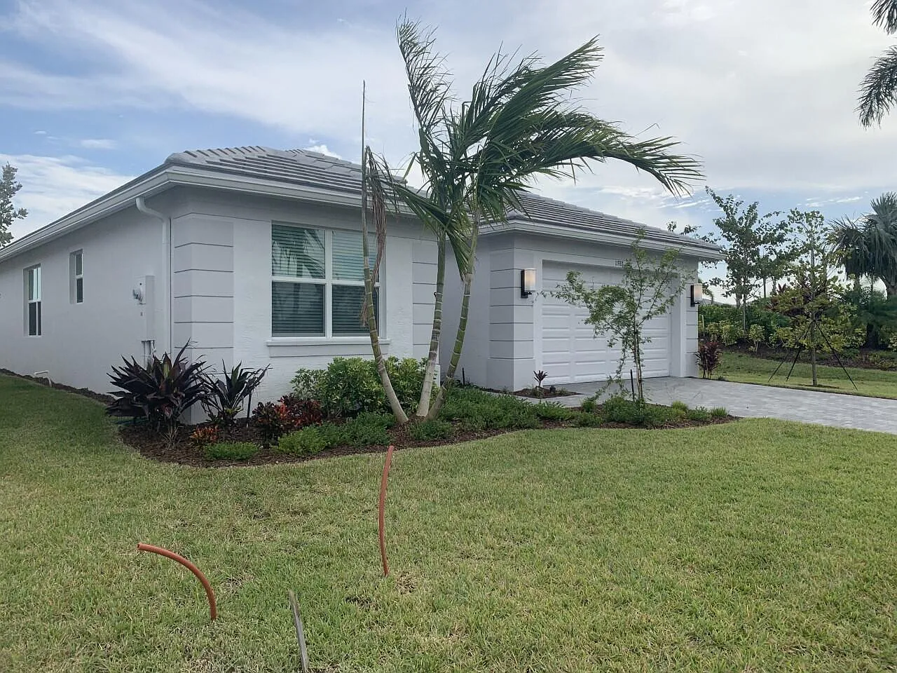 3 bed, 3.0 bath, 2358 sqft, $3,900 — Photo 1