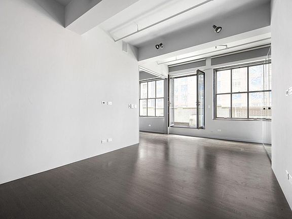 5th image of 347 W 39th St APT 8E