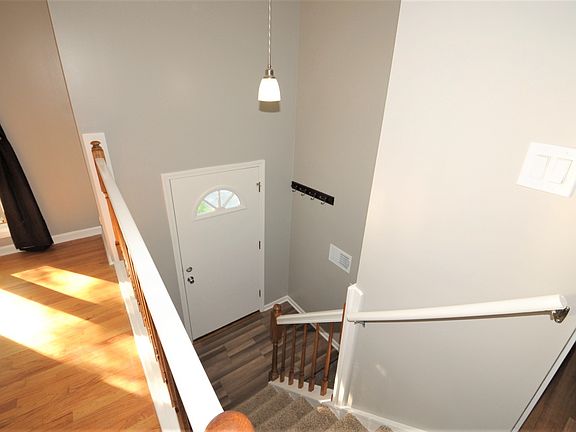 3rd image of 530 Parkshore Dr