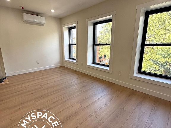 3rd image of 20 Hancock St #3F