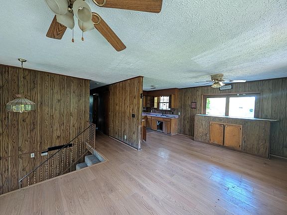 2nd image of 6703 Oak Hill Rd