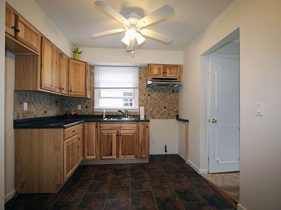 5th image of 484 Jewett Ave