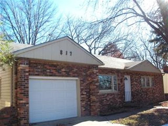 2nd image of 817 N 80th Pl