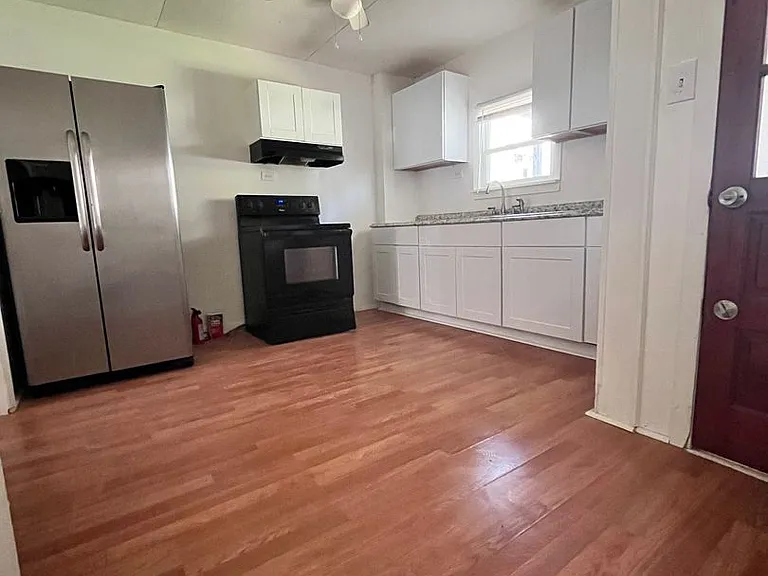 504 Laurel St — Photo 5