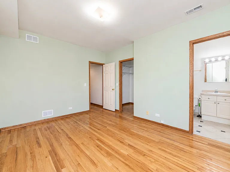 3240 N Racine Ave #2 — Photo 7