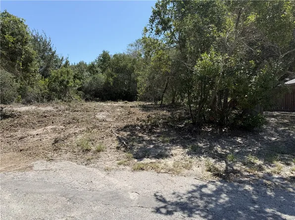 2 S 12th St, Aransas Pass, TX 78336