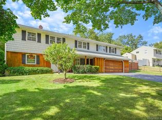 17 Pearl Pl, Stratford, CT 06614