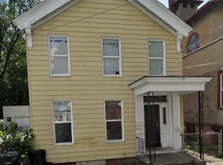14 101st St #2R, Troy, NY 12180