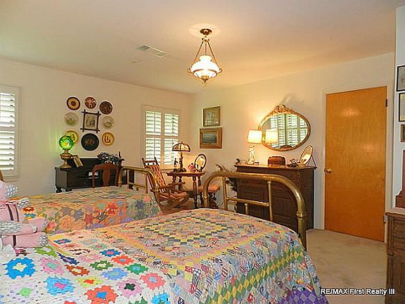 3rd image of 4401 E University Dr