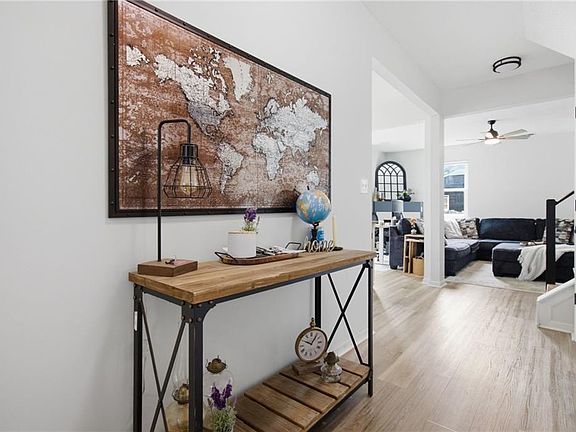 5th image of 17 Camellia Ln