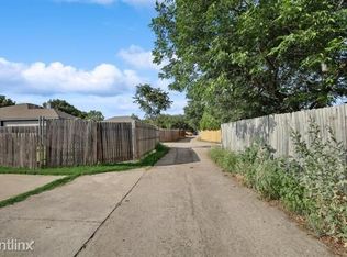 10409R Holly Grove Dr, Fort Worth, TX 76108