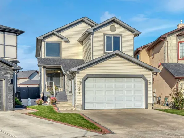 423 SW Taracove Estate Dr NE, Calgary, AB T3J 4S8
