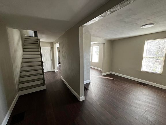 4th image of 511 Fairfax Ave NW