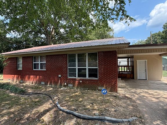 2nd image of 404 N Lemon St