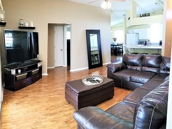 3rd image of 5816 Driftwood Dr