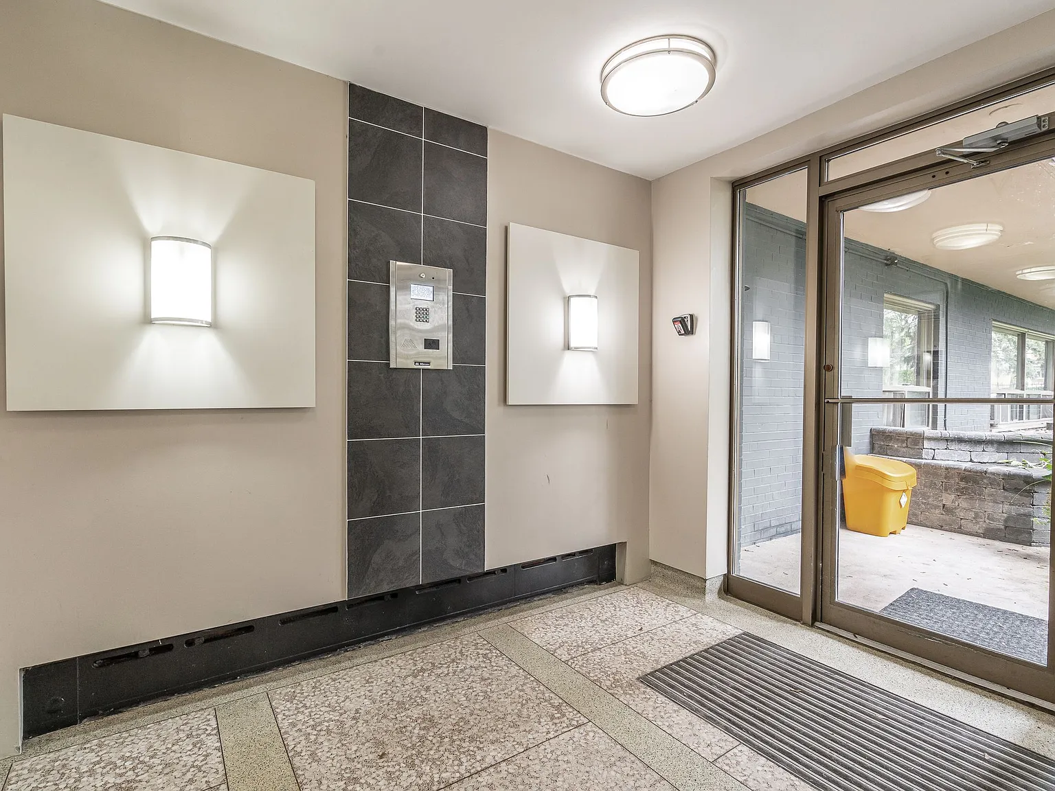 27 Paxtonia — Photo 1