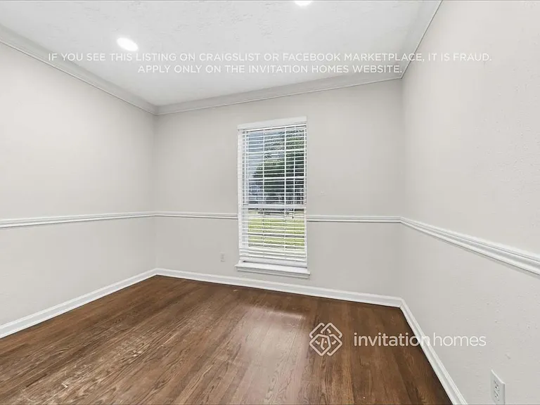 10514 Wayward Wind Ln — Photo 8