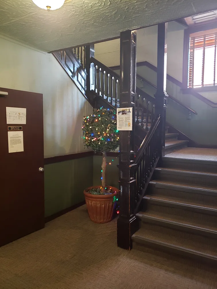 Metro Apartments — Photo 3