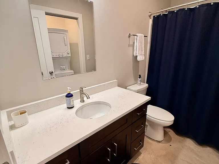 3933 Kenwood Ave — Photo 15