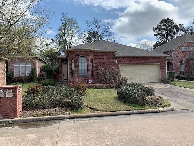 1st image of 423 Winged Foot Dr