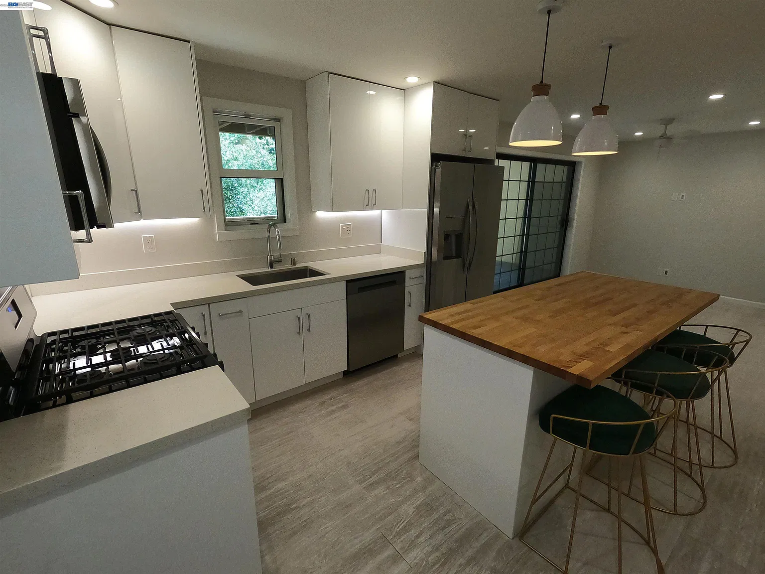 2 bed, 850 sqft, $3,900 — Photo 3