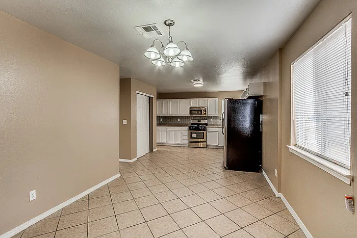 12233 Iverson Ct — Photo 9