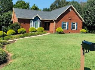 10 Ridge Dr, Granite Falls, NC 28630