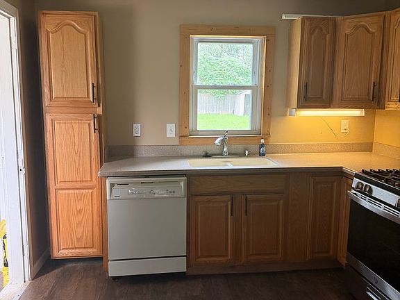 3rd image of 3040 Reeder Rd