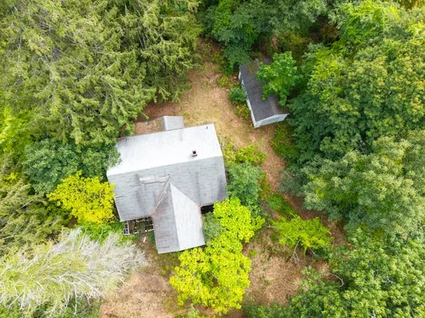 101 Willowdale Rd, Tyngsboro, MA 01879