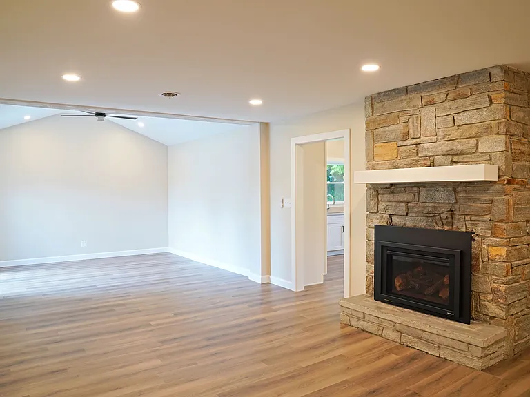 612 Southgate Rd — Photo 11