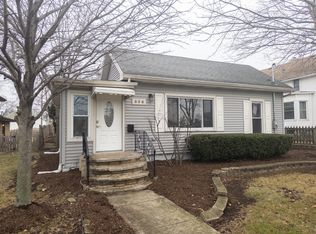 556 E 4th St, Lockport, IL 60441