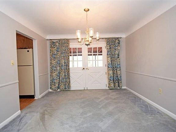 5th image of 1615 Barnsdale Ct