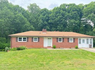 1006 Valient Ln, Martinsville, VA 24112