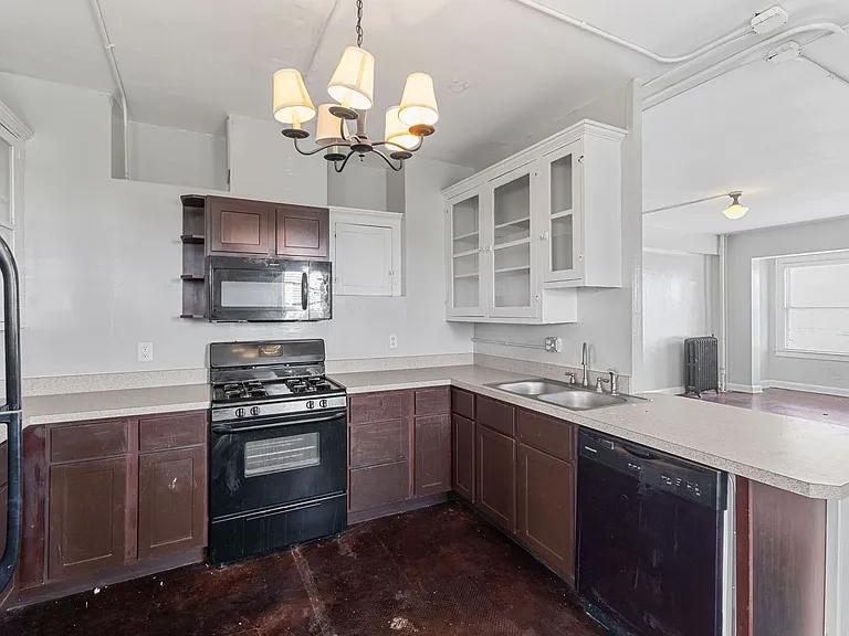 Penn Arts Apartments — Photo 35