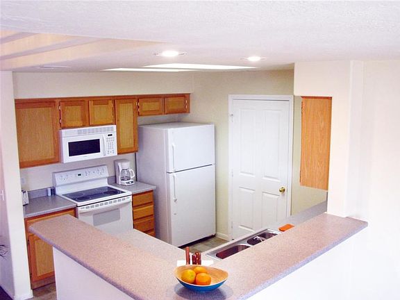 Full-function, modern kitche