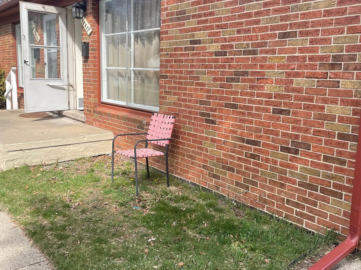 2 bed, 700 sqft, $1,350 — Photo 3