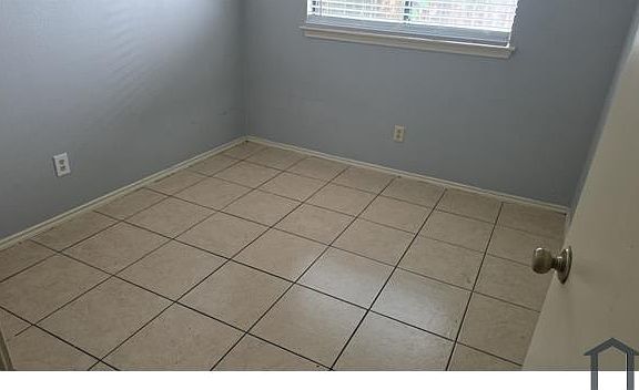 4th image of 9943 Sunset Pl