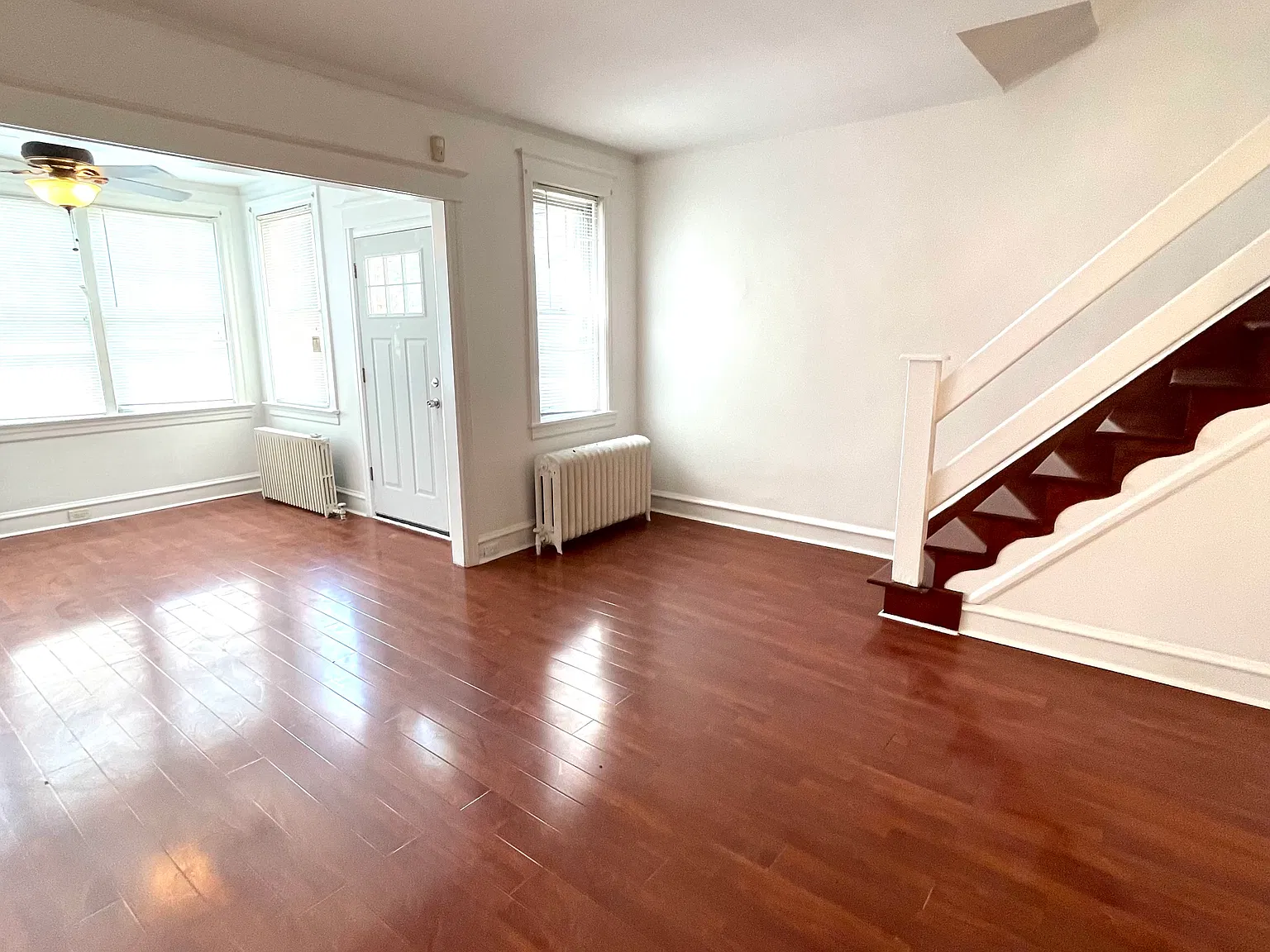 3 bed, $1,800 — Photo 2