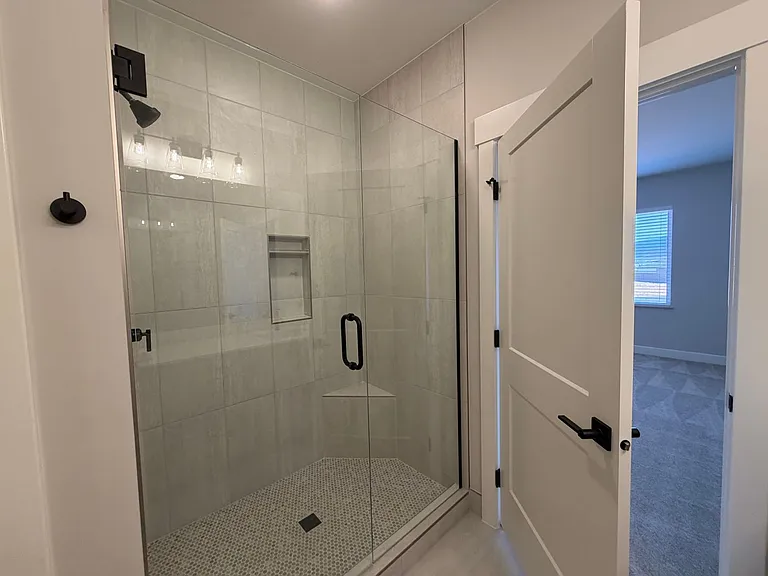 608 E Hemsworth Ln — Photo 33