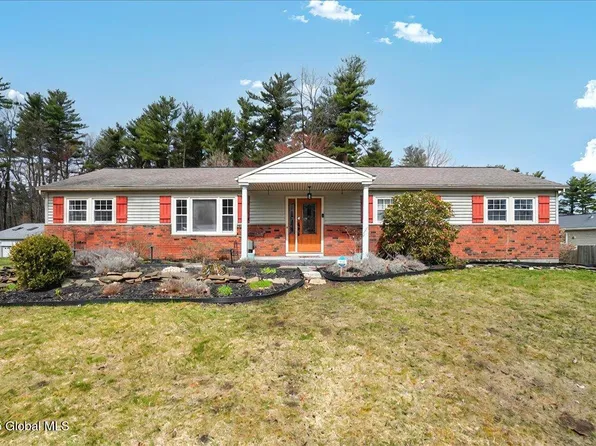 19 Hillcrest Drive, Ballston Lake, NY 12019