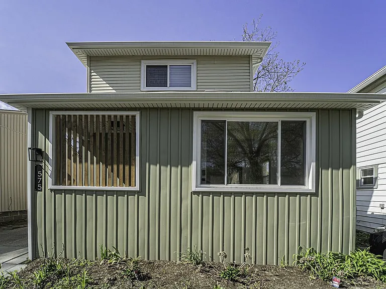575 E Drayton St — Photo 1