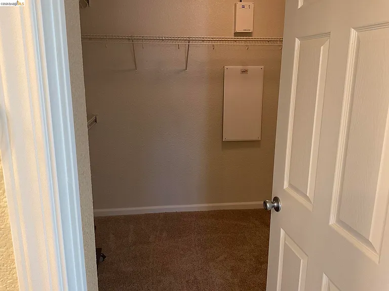 1360 Tiffany Dr — Photo 11