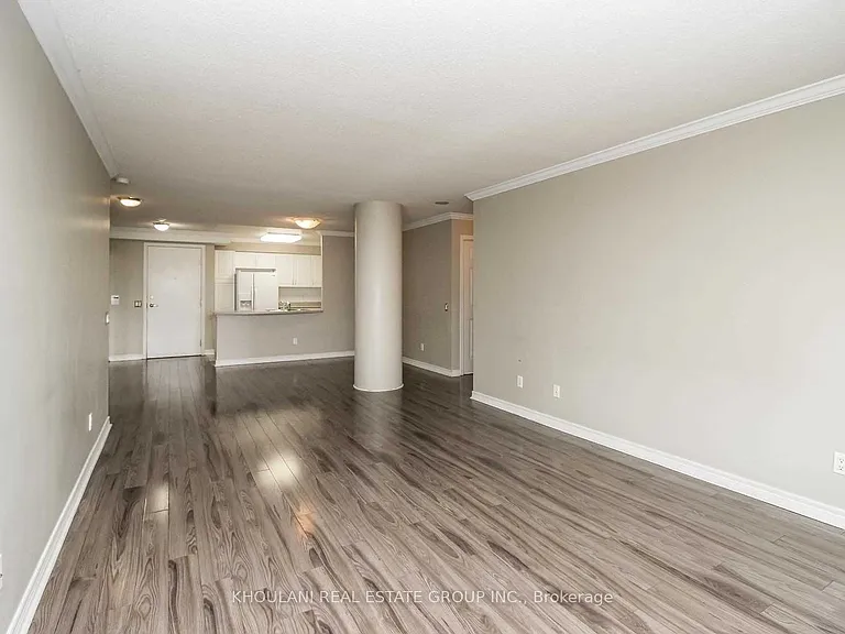 35 Kingsbridge Garden Cir #312 — Photo 10