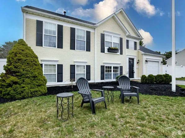 131 Nathan Ln, Plymouth, MA 02360